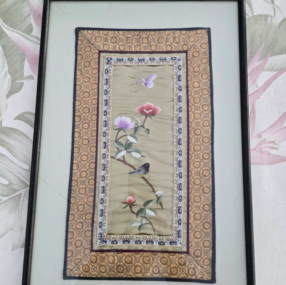 A Vintage/Antique Framed Chinese Silk Embroidery Panel